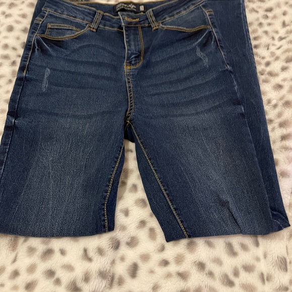 SOLD🤍✌🏻 - Picture 3 of 4